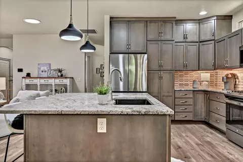 Kitchen - 830 E Thunderbird Ct, Eagle, ID 83616 photo 2 of 6