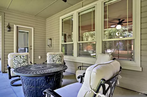 Exterior - 830 E Thunderbird Ct, Eagle, ID 83616 photo 4 of 10
