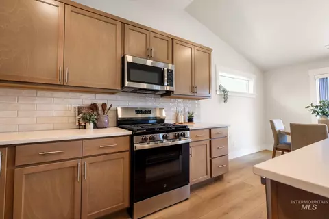 Kitchen - 556 Brads Pl, Twin Falls, ID 83301 photo 2 of 2