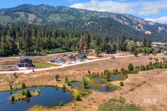 37 Wapiti Ct, Garden Valley, ID 83622