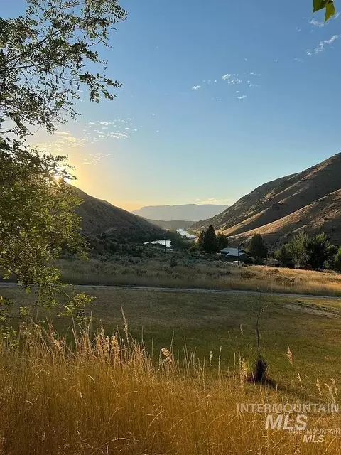 24 River Bluff Ln, Horseshoe Bend, ID 83629