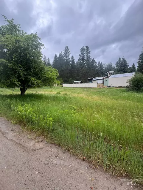 401 Basque Rd, Cascade, ID 83611 photo 6