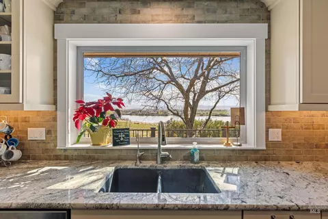 Kitchen - 20796 Lowell Rd, Caldwell, ID 83607 photo 5 of 8