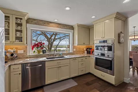 Kitchen - 20796 Lowell Rd, Caldwell, ID 83607 photo 4 of 8