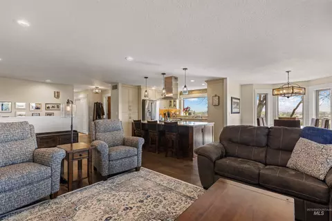 Living - 20796 Lowell Rd, Caldwell, ID 83607 photo 3 of 3