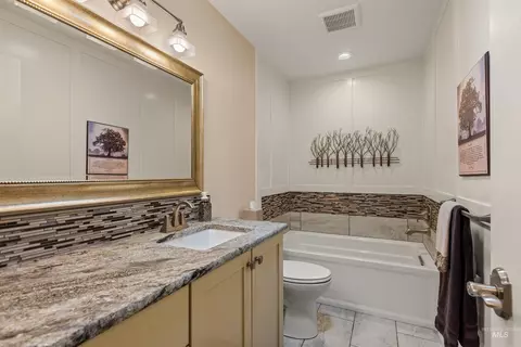 Bath - 20796 Lowell Rd, Caldwell, ID 83607 photo 2 of 3