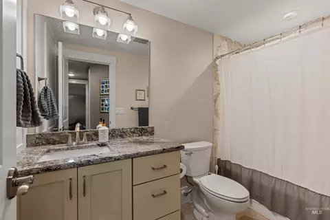 Bath - 20796 Lowell Rd, Caldwell, ID 83607 photo 3 of 3
