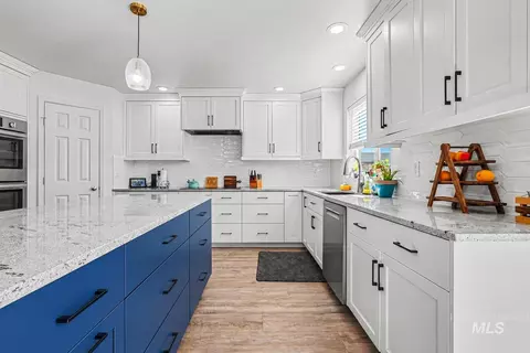 675 Gateway, Middleton, ID 83644