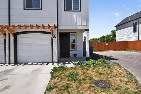 127 N Trifecta Ln, Nampa, ID 83651