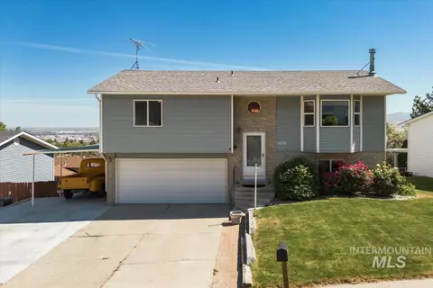 1036 Camas Ln, Pocatello, ID 83204