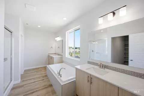 Bath - 7272 W Trumbull Ct, Eagle, ID 83616 photo 6 of 7
