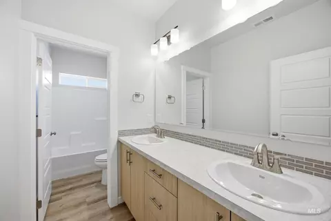 Bath - 7272 W Trumbull Ct, Eagle, ID 83616 photo 4 of 7