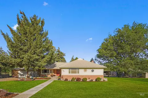 155 N 1st W St, Malta, ID 83342