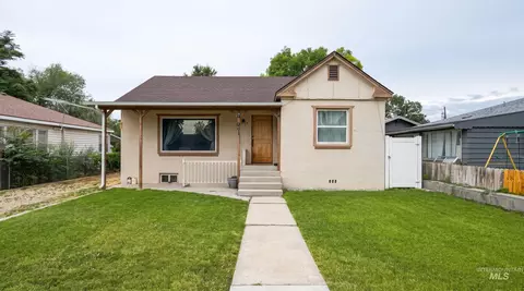 611 16th Ave N, Nampa, ID 83687