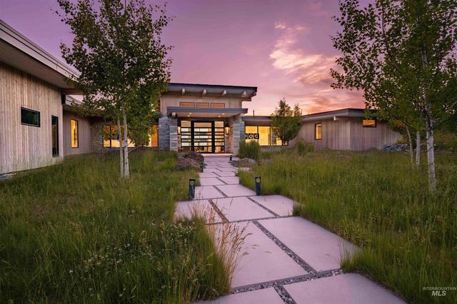 10 Covey Run Dr, Hailey, ID 83333