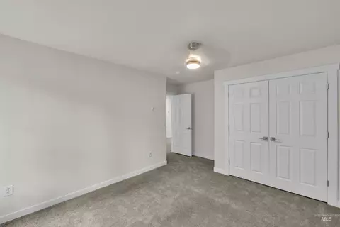9 Twilight Dr, Garden Valley, ID 83622