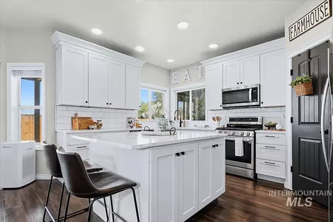 406 Triumph Dr, Middleton, ID 83644