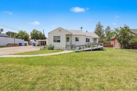 709 9th St S, Nampa, ID 83651