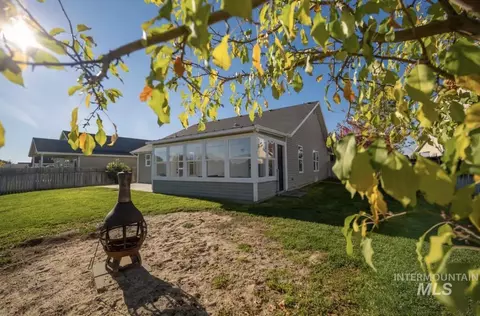 52 Zion Park Dr, Nampa, ID 83651