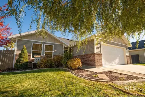 52 Zion Park Dr, Nampa, ID 83651