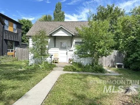 918 S 920 S Jefferson, Moscow, ID 83843