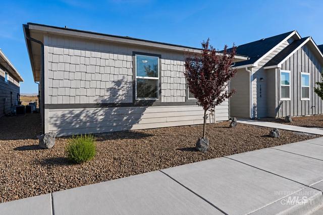 1918 NW Enterprise St, Mountain Home, ID 83647