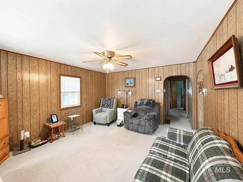 Living - 604 8th Ave E, Jerome, ID 83338 photo 2 of 2