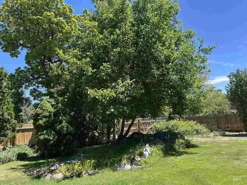 Exterior - 604 8th Ave E, Jerome, ID 83338 photo 10 of 11