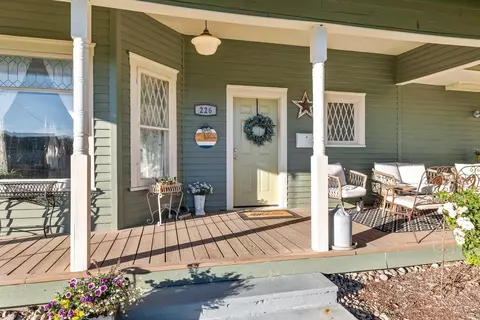 Exterior - 226 9th Ave N, Buhl, ID 83316 photo 2 of 14