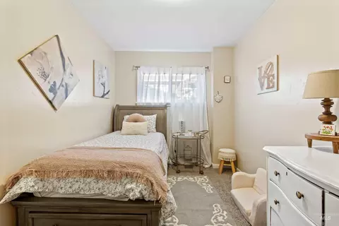 Bedroom - 226 9th Ave N, Buhl, ID 83316 photo 7 of 8