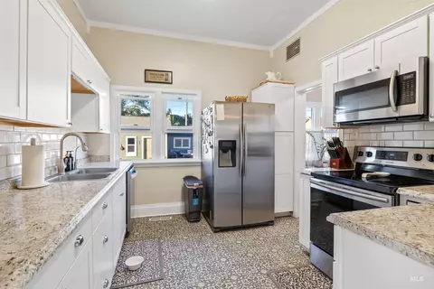 Kitchen - 226 9th Ave N, Buhl, ID 83316 photo 1 of 3
