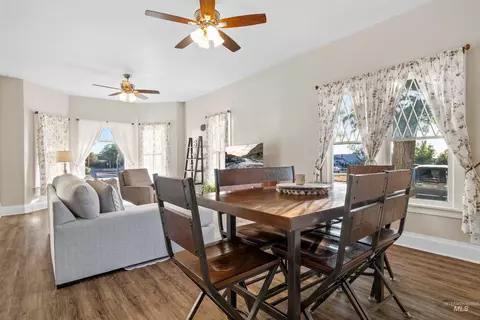 Dining - 226 9th Ave N, Buhl, ID 83316 photo 1 of 1