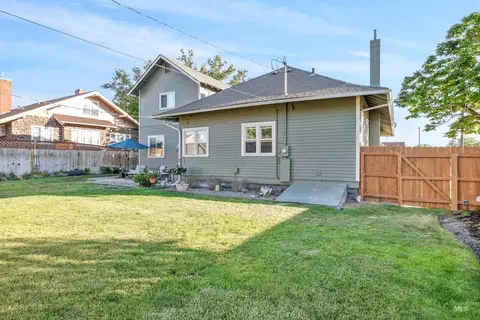 Exterior - 226 9th Ave N, Buhl, ID 83316 photo 10 of 14