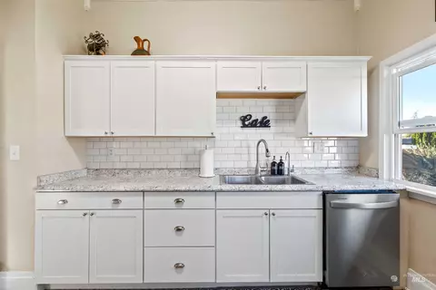 Kitchen - 226 9th Ave N, Buhl, ID 83316 photo 3 of 3