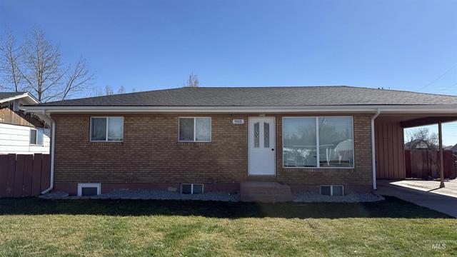 905 15th Dr, Rupert, ID 83350