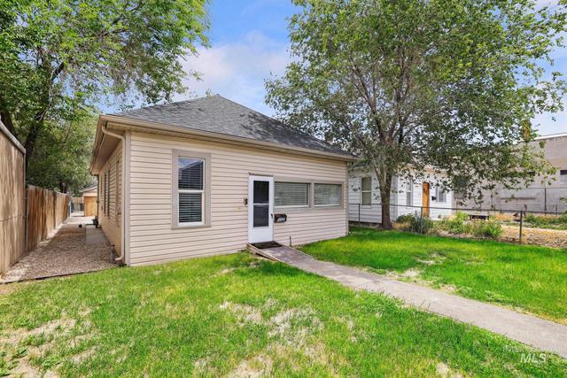 332 4th Ave W, Twin Falls, ID 83301