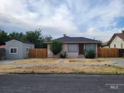1129 6th Ave, Twin Falls, ID 83301