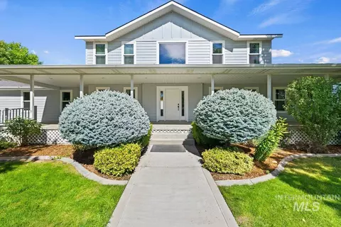 8352 S Old Farm Pl, Meridian, ID 83642