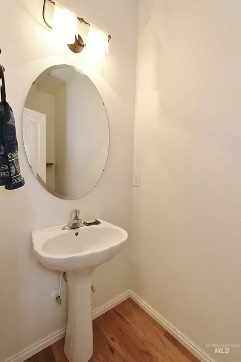 Bath - 689 Triumph Dr, Middleton, ID 83644 photo 5 of 5