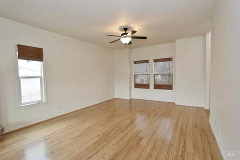 Living - 689 Triumph Dr, Middleton, ID 83644 photo 2 of 5