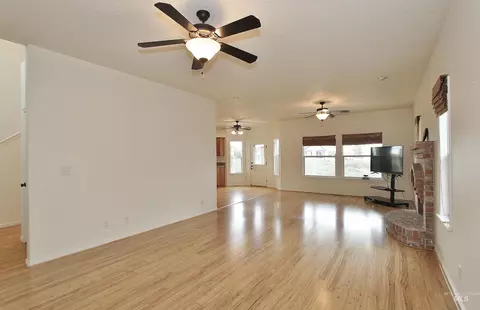 Living - 689 Triumph Dr, Middleton, ID 83644 photo 1 of 5