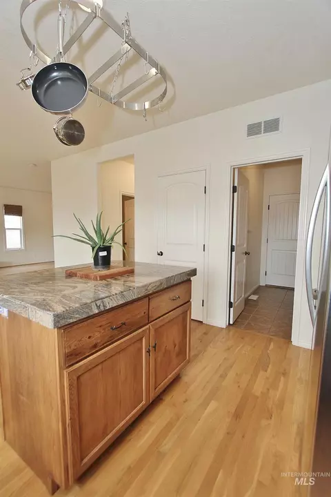 Kitchen - 689 Triumph Dr, Middleton, ID 83644 photo 3 of 4