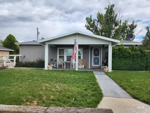 235 5th St, Grand View, ID 83624