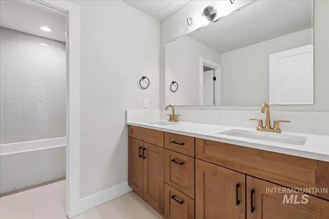 Bath - 7856 W Flathead Lake St #SIERRA MUI GEN - STAGED!, Eagle, ID 83616 photo 5 of 5