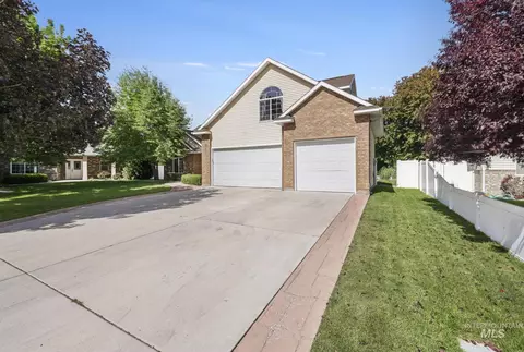 Exterior - 467 Wildrose Loop, Twin Falls, ID 83301 photo 2 of 12