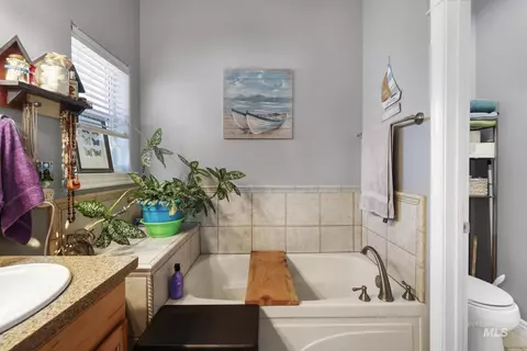 Bath - 467 Wildrose Loop, Twin Falls, ID 83301 photo 3 of 4