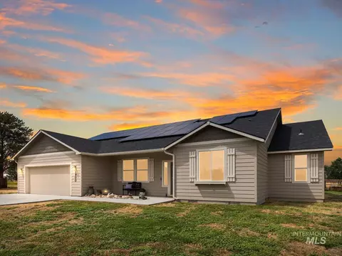 1900 Thomas Ln, Emmett, ID 83617