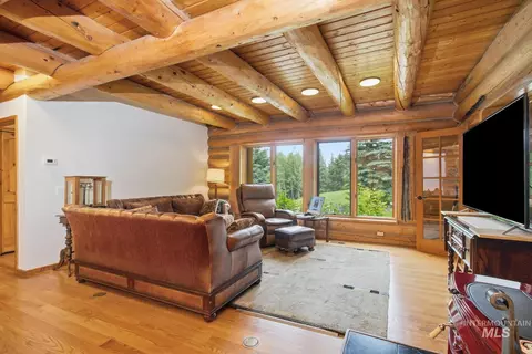 Living - 246 Timberline Rd, Hailey, ID 83333 photo 1 of 2