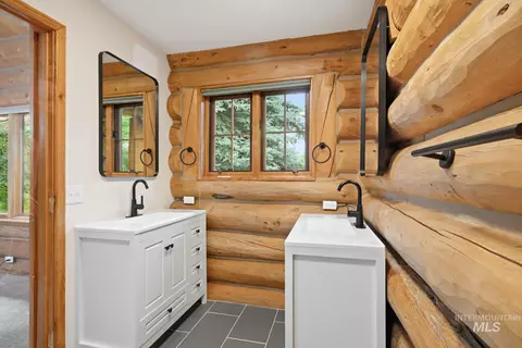 Bath - 246 Timberline Rd, Hailey, ID 83333 photo 1 of 4