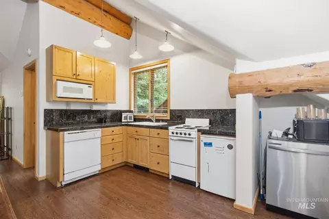 Kitchen - 246 Timberline Rd, Hailey, ID 83333 photo 3 of 3